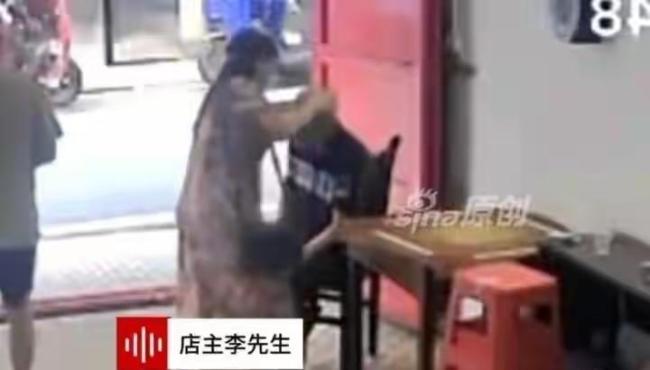 店主称家属索赔不成扬言抬遗体堵门 善举遭遇勒索风波
