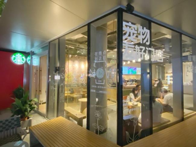 消费者被要求给携宠人士让座引争议