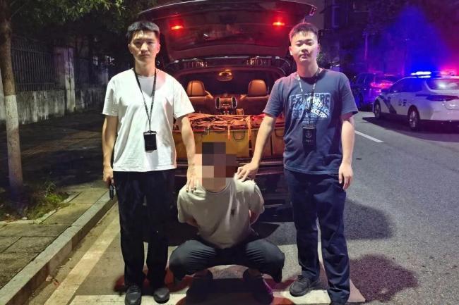 男子0首付买保时捷 偷三轮车电瓶还贷