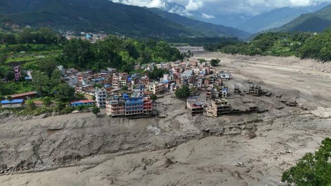 尼泊尔山洪航拍 死亡人数升至72人