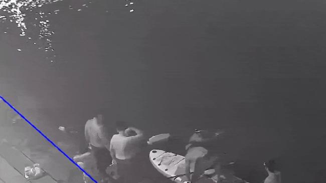 退伍军人连续救起3名落水孩童 勇救生命显本色