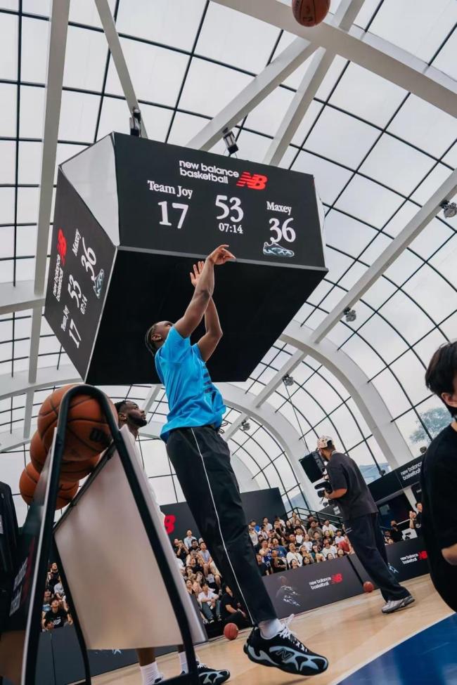 NBA球星马克西完成首次中国行 篮球文化交流之旅