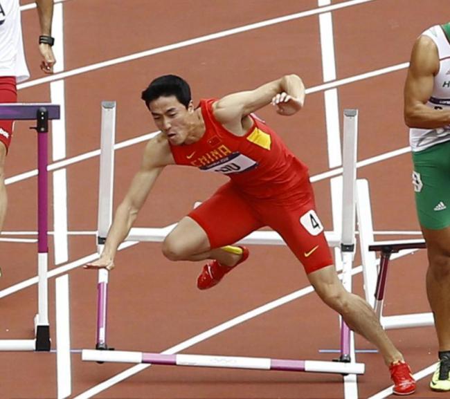 吴柳芳：我连二选一的机会都没有 退役冠军的无奈选择