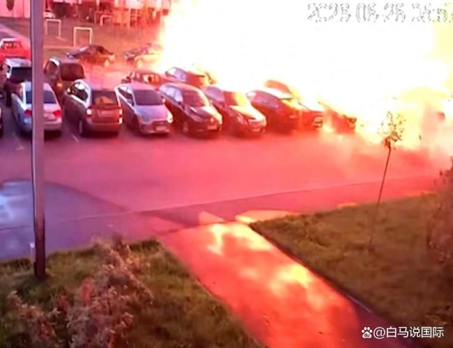 基辅弹药库为何堵在居民区 深夜连环爆炸悲剧