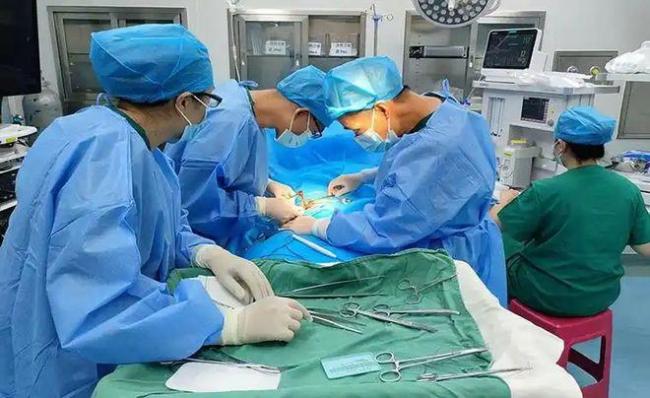 三甲医院医生回应降薪 医疗改革下的收入变化
