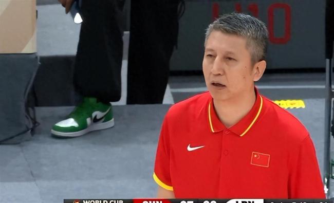 杨瀚森连遭凶狠犯规
