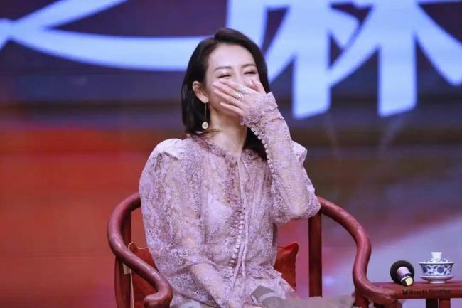 王鸥回复李小冉 闺蜜情深引发热议