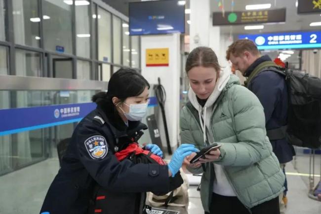 西藏吉隆口岸“小邬”警官，确认平安 全国祈福平安