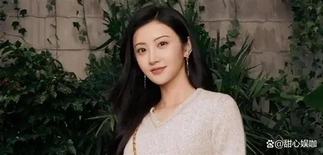 景甜风波后续影响来了！本人线下广告牌被撤，品牌删除相关内容 商业信任遭受重创