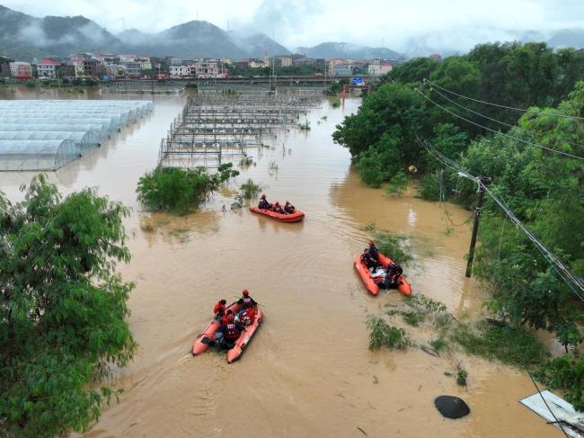 记者探访暴雨过后的福建莆田园头村 救援与重建并行