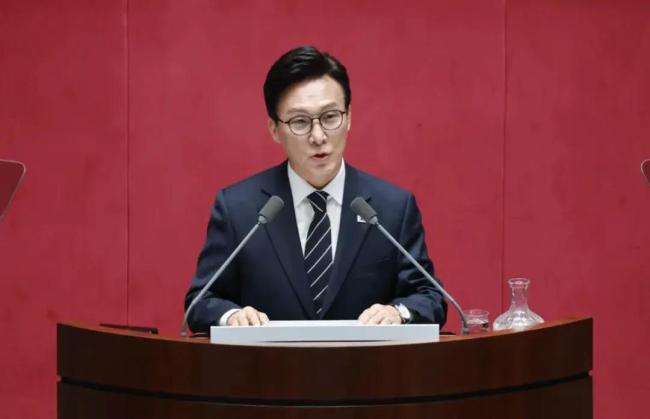 韩执政党党首：只看美国的时代结束了