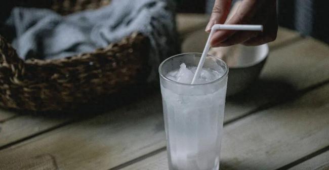 女子狂喝椰子水引发重度高钾血症
