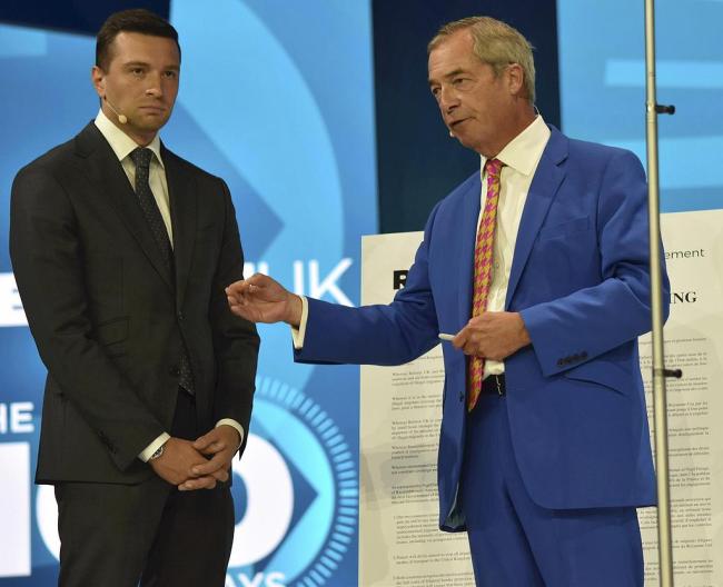 法英政党私签非法移民“遣返协议” 引发政坛强烈谴责