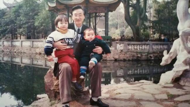 百万粉穿搭博主“康康爷爷”去世 乐观精神永存