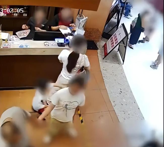 4岁男孩母亲称孩子已正常返校