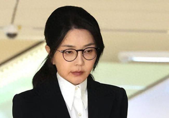 金建希称当总统夫人后财富名誉全没了