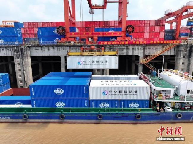 贵港经平陆运河至钦州集装箱航线首航 新通道开启物流新时代