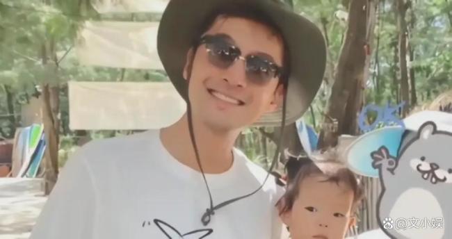 胡歌女儿觉得电视里的爸爸更帅 荧幕内外的父爱差异