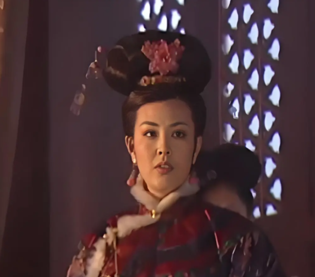 女演员朱晏卖韭菜盒子:被前夫骗破产 乐观面对生活困境