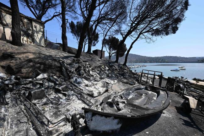 西班牙度假胜地突发山火