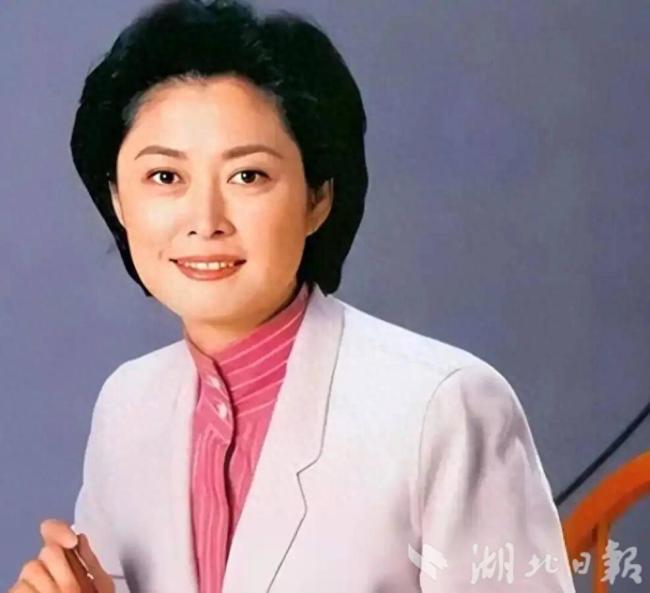 敬一丹的江西情缘 书香与爱心之旅