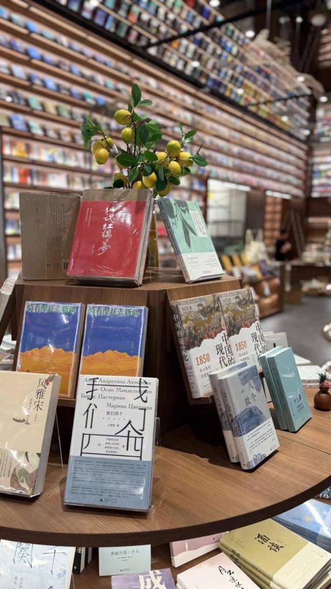 广西钦州新华书店33号运河书城启用 点亮城市文化之光