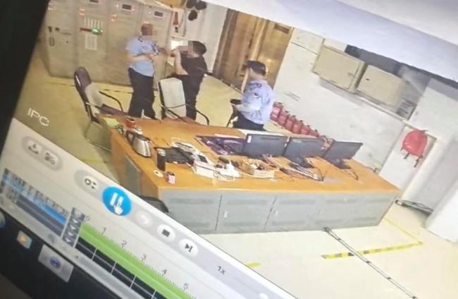56岁保安遭业主拳击头部后死亡