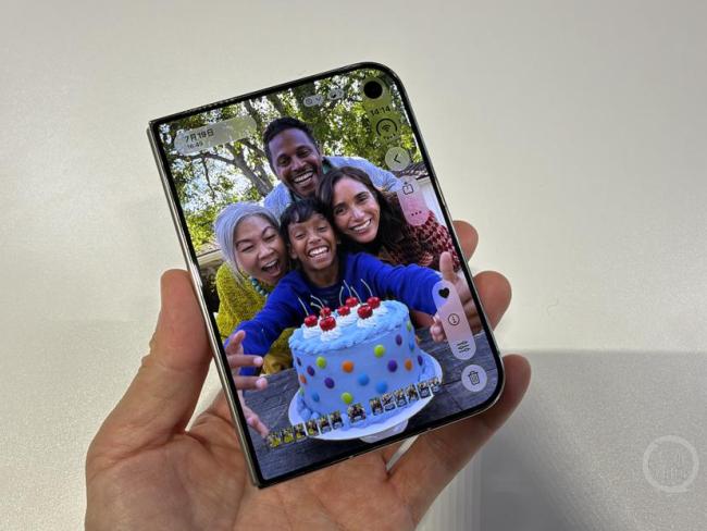 iPhoneDuo真机上手体验 折叠屏新玩法引温雅
