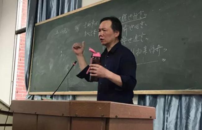 “只讲课不评职称”教授去世