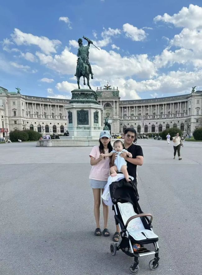 90后夫妻带娃环球自驾游 为哄娃睡觉踏上旅程