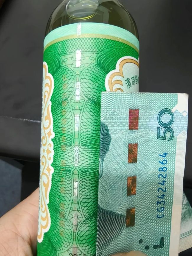 六神花露水 拿在手里像验钞 新版包装防伪升级