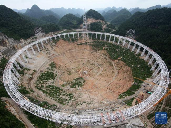 “中国天眼”十岁了 十年凝视宇宙深处