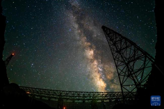 “中国天眼”十岁了 十年凝视宇宙深处