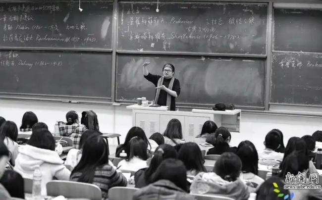 媒体：送别歌手刘欢 音乐传奇永恒