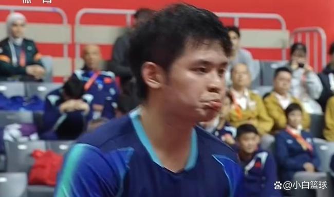 林诗栋4-0王楚钦夺冠 国乒新星闪耀赛场