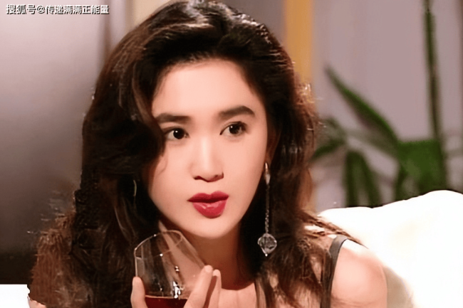 温碧霞结婚26周年晒照 岁月静好的陪伴
