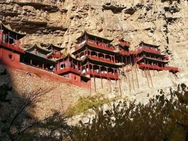 为啥景区大门离景点越来越远 摆渡车成“隐形门票”