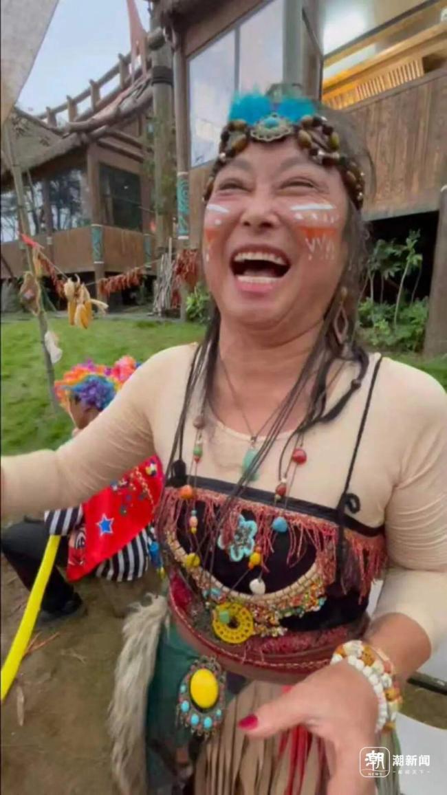 58岁主妇假期在景区当兼职NPC 体验快乐更有意义