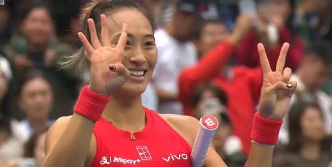 五连胜！郑钦文重返中网四强 关键分大心脏