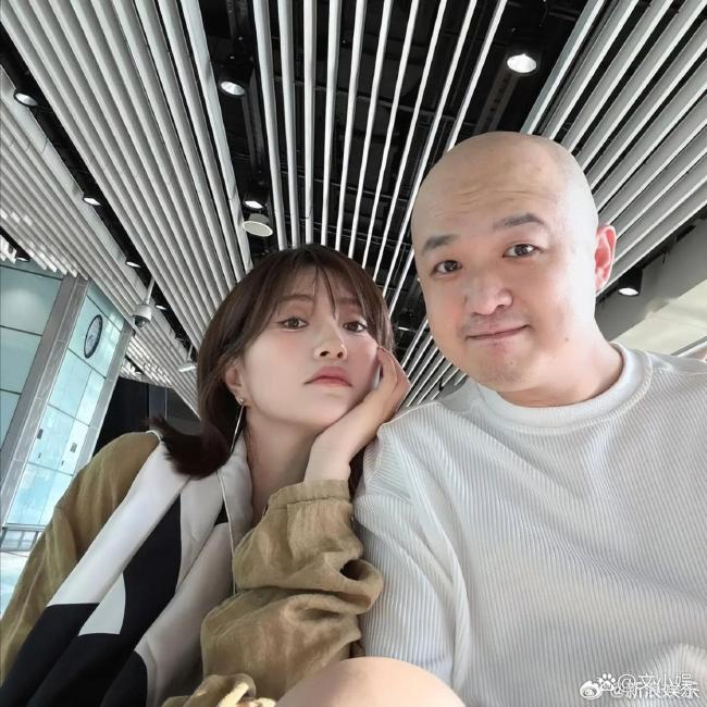 包贝尔出轨风波后与包文婧出游 恩爱同框引热议