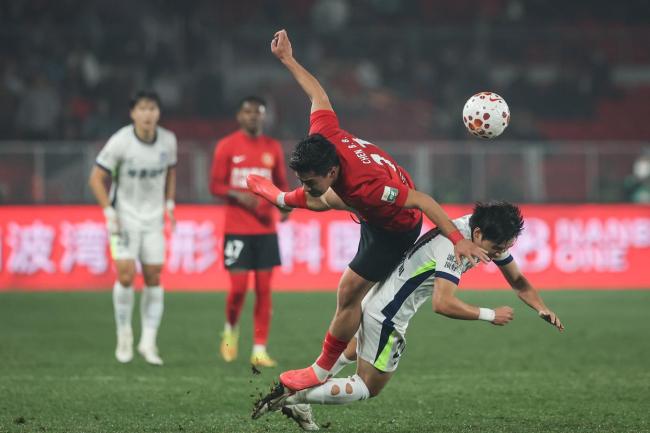 辽宁铁人1-1武汉三镇 激战平局收场