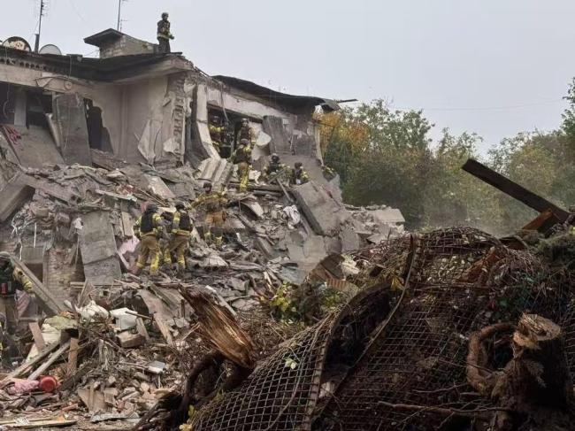 乌方称俄军袭击扎波罗热地区 至少20人死亡含3名儿童