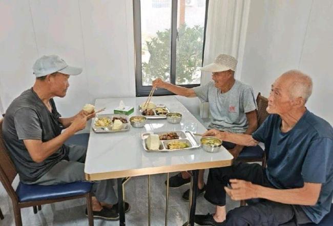 山东把敬老写进烟火日常