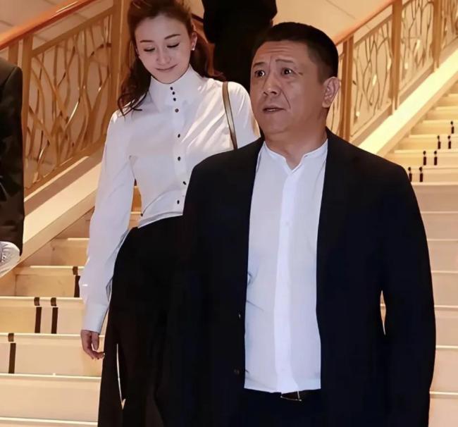 李小冉宣布去年已离婚 11年婚姻画上句号