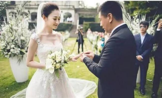 李小冉曾说承担不了生孩子的责任 丁克选择引热议