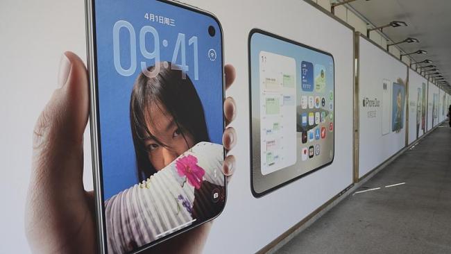iPhone Duo开售万元溢价缩水 泡沫快速破裂