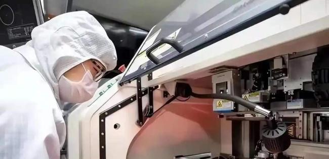 光刻机被抢疯了 几美分零件卡脖子
