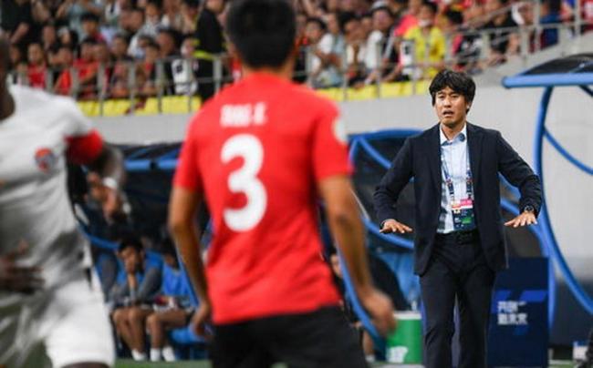 大连英博1-0领先蓉城 奖金悬赏助力胜利