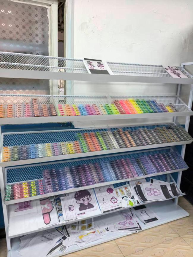 农村拼豆店走红 有公司送去442斤拼豆 朴素小店意外成网红