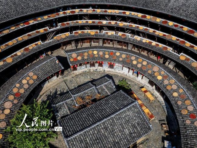 福建龙岩：土楼秋日